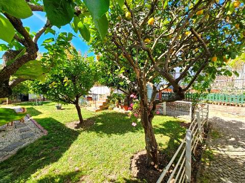 Requintada moradia T6, lote 651m2, em São Domingos de Rana, Cascais