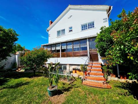 Requintada moradia T6, lote 651m2, em São Domingos de Rana, Cascais