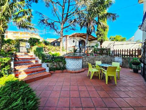 Requintada moradia T6, lote 651m2, em São Domingos de Rana, Cascais