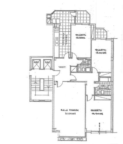Apartamento T3 - renovado, c/ estacionamento, na Estrada da Luz - Lisboa