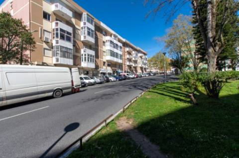 T3 Remodelado como Novo, 2 Varandas , Centro da Serra das Minas