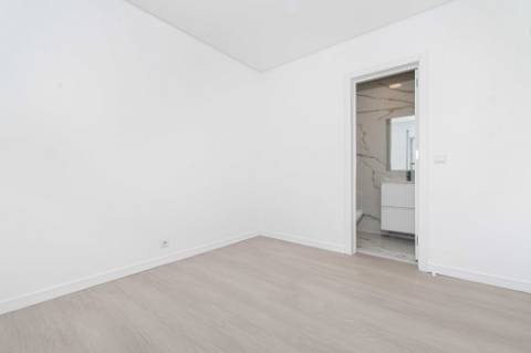 T3 Remodelado como Novo, 2 Varandas , Centro da Serra das Minas