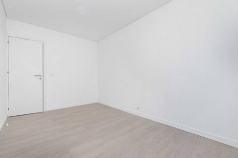 T3 Remodelado como Novo, 2 Varandas , Centro da Serra das Minas