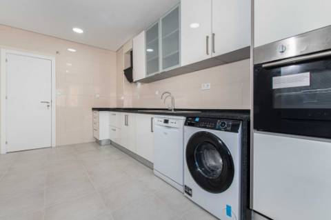 T3 Remodelado como Novo, 2 Varandas , Centro da Serra das Minas