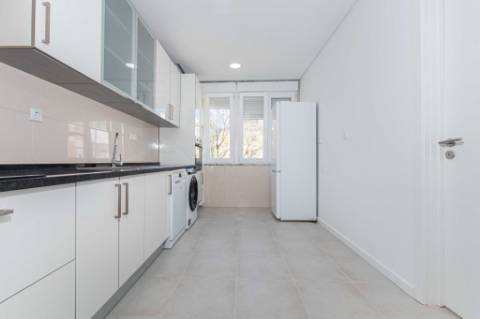 T3 Remodelado como Novo, 2 Varandas , Centro da Serra das Minas