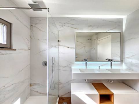 Excelente moradia T4, piscina e amplo jardim, em Peniche