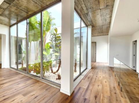 Excelente moradia T4, piscina e amplo jardim, em Peniche