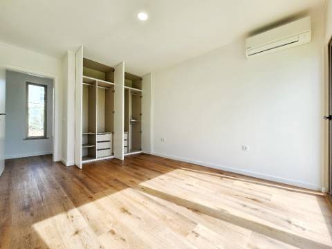 Excelente moradia T4, piscina e amplo jardim, em Peniche