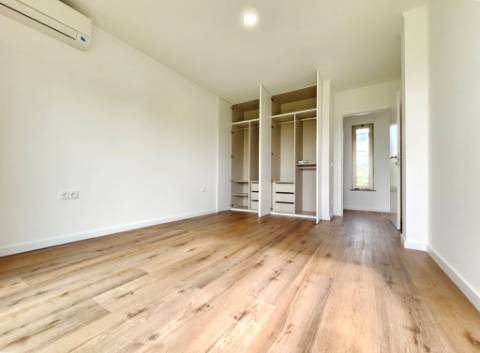 Excelente moradia T4, piscina e amplo jardim, em Peniche