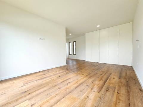 Excelente moradia T4, piscina e amplo jardim, em Peniche