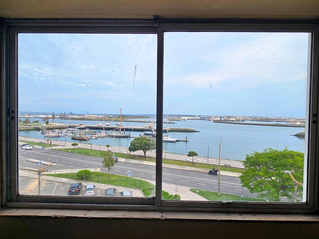 Apartamento T5 duplex, frente marina, na Figueira da Foz
