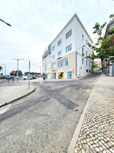 Apartamento T5 duplex, frente marina, na Figueira da Foz