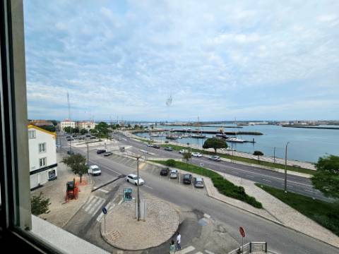 Apartamento T5 duplex, frente marina, na Figueira da Foz
