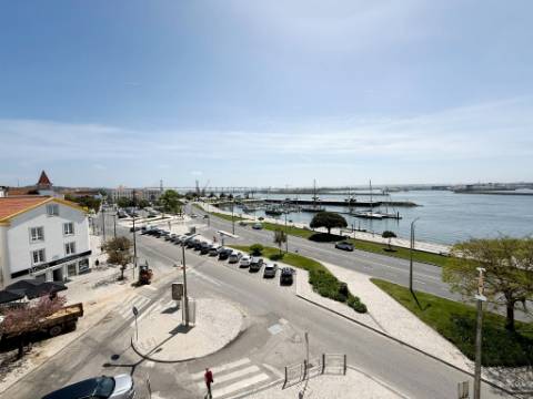 Apartamento T5 duplex, frente marina, na Figueira da Foz