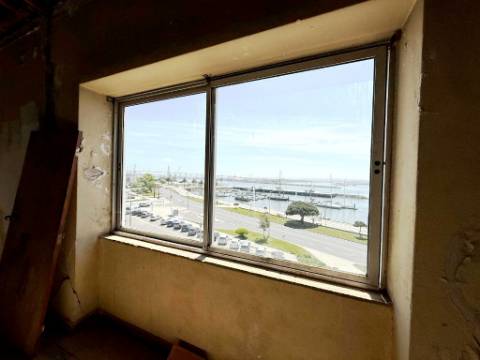 Apartamento T5 duplex, frente marina, na Figueira da Foz