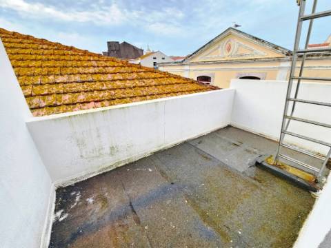 Apartamento T5 duplex, frente marina, na Figueira da Foz
