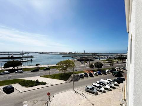 Apartamento T5 duplex, frente marina, na Figueira da Foz