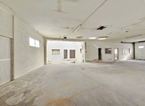 Armazém industrial com 1160 m2, em Gaeiras, Óbidos
