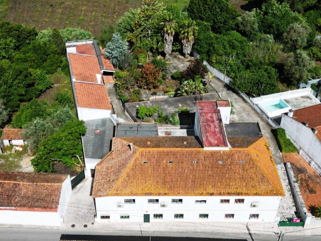 Edifício para Serviços, Residencia Senior com 19 camas e habitação, junto a Aveiras de Cima, Cartaxo