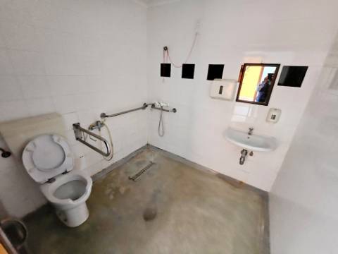 Edifício para Serviços, Residencia Senior com 19 camas e habitação, junto a Aveiras de Cima, Cartaxo