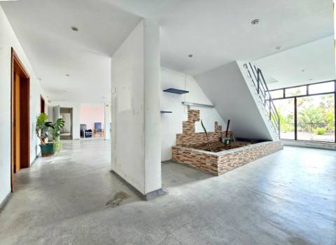 Edifício para Serviços, Residencia Senior com 19 camas e habitação, junto a Aveiras de Cima, Cartaxo