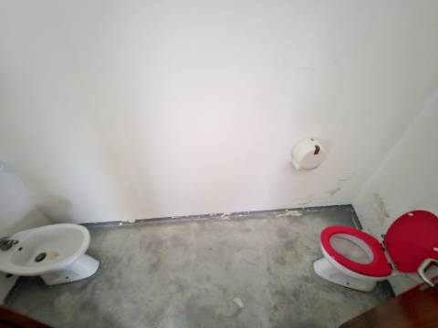 Edifício para Serviços, Residencia Senior com 19 camas e habitação, junto a Aveiras de Cima, Cartaxo