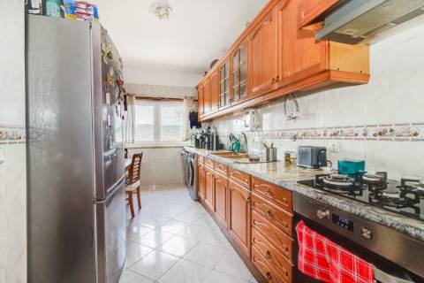 Apartamento T2 em Santa Iria da Azóia