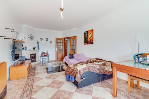 Apartamento T2 em Santa Iria da Azóia