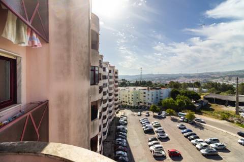 Apartamento T2 em Santa Iria da Azóia