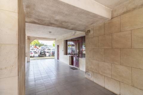 Apartamento T2 em Santa Iria da Azóia