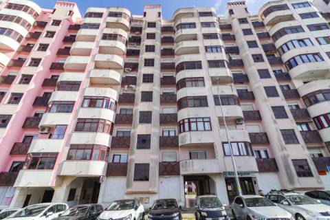 Apartamento T2 em Santa Iria da Azóia