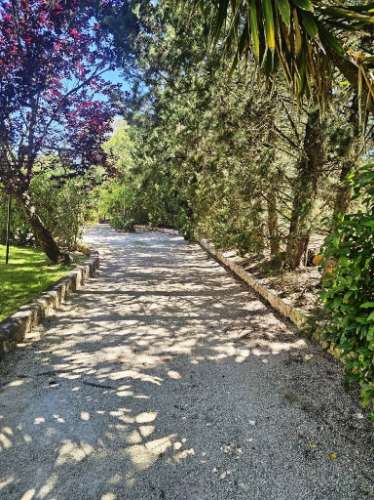 Quintinha de 10154m2 com moradia T5 e piscina, na Herdade Zambujeiro, Santo Estêvão