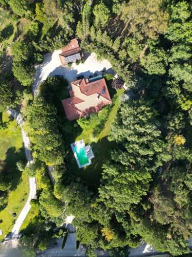 Quintinha de 10154m2 com moradia T5 e piscina, na Herdade Zambujeiro, Santo Estêvão