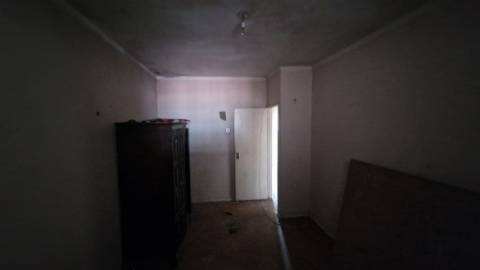 Apartamento T2 para recuperar em Vila Franca de Xira