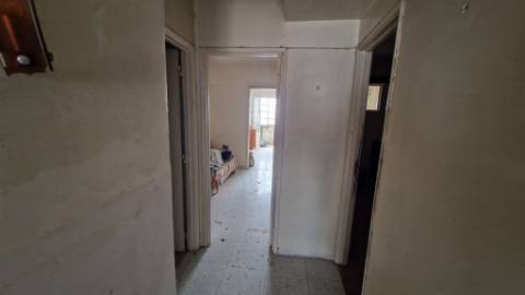 Apartamento T2 para recuperar em Vila Franca de Xira