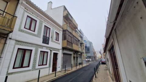 Apartamento T2 para recuperar em Vila Franca de Xira