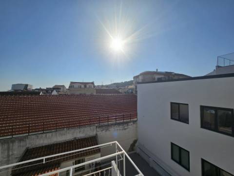 Apartamento T2 para recuperar em Vila Franca de Xira