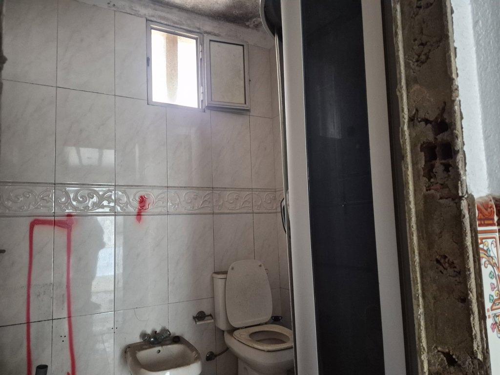 Moradia T2 para recuperar em Vialonga
