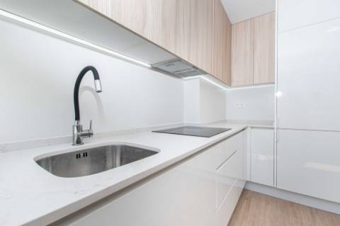 Apartamento T2 totalmente renovado em São Domingos de Benfica