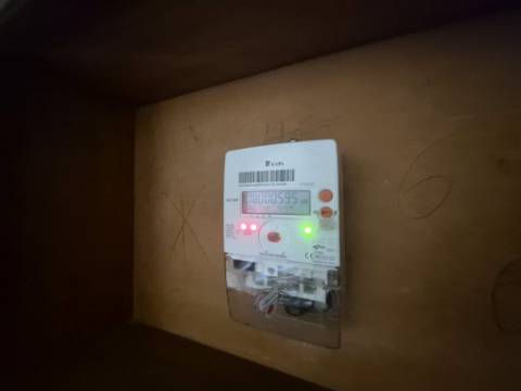 Apartamento T3 para renovar no Carregado