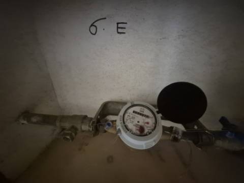 Apartamento T3 para renovar no Carregado