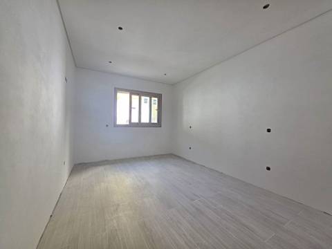 Apartamento T3 Moderno com Estacionamento
