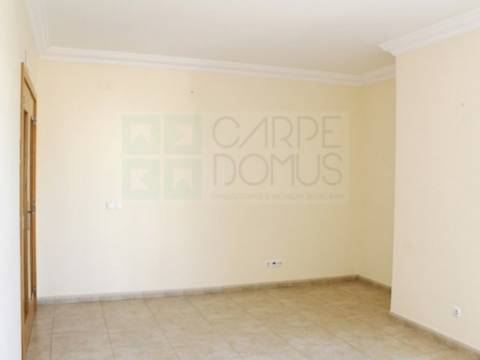 Apartamento T1 para Arrendamento Anual em Tavira - Conforto e Tranquilidade