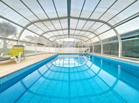 Excelente moradia T4 + 2 com piscina e jardins na Serra Del Rei, Peniche