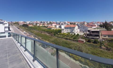 Moradia V5 + 3 em Famões com piscina e Box para 4 carros