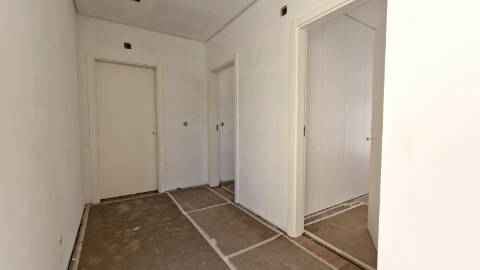 APARTAMENTO T3 NOVO - CONDOMINIO FECHADO - PISCINA - BOX - LOURES