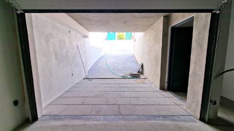 APARTAMENTO T3 NOVO - CONDOMINIO FECHADO - PISCINA - BOX - LOURES