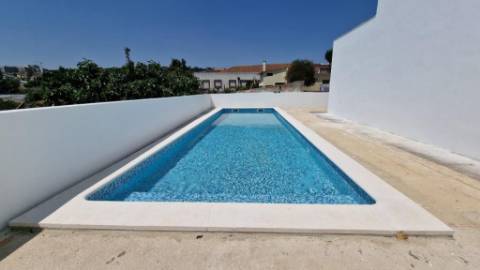 APARTAMENTO T3 NOVO - CONDOMINIO FECHADO - PISCINA - BOX - LOURES