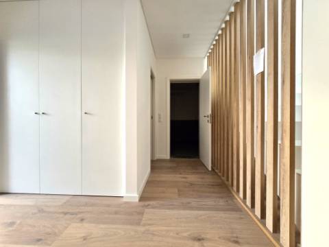 Condominio de Moradias Geminadas com Piscina - Loures