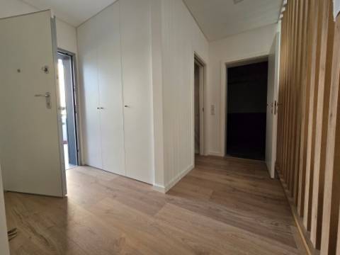 Condominio de Moradias Geminadas com Piscina - Loures